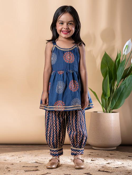 girls printed shoulder strap patiyala suit set - 22074249 - Very Small Image - 1
