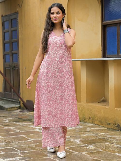 women floral printed sleeveless kurta palazzo set - 22107790 - Very Small Image - 1