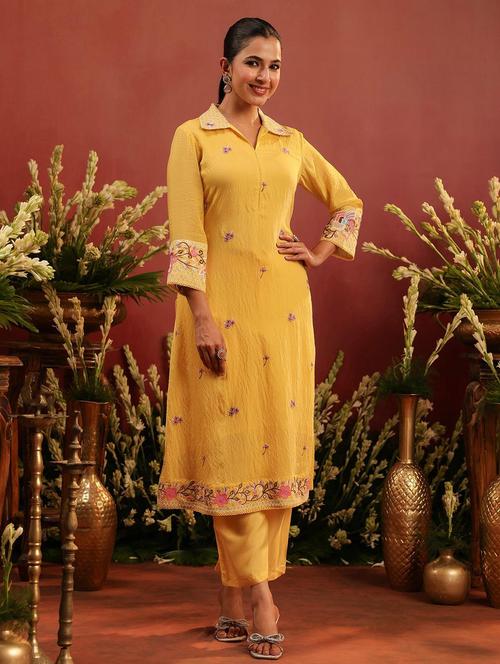 Women Embroidered Three Quarter Sleeve Kurta Pant Set - 22142267 - Very Small Image - 1
