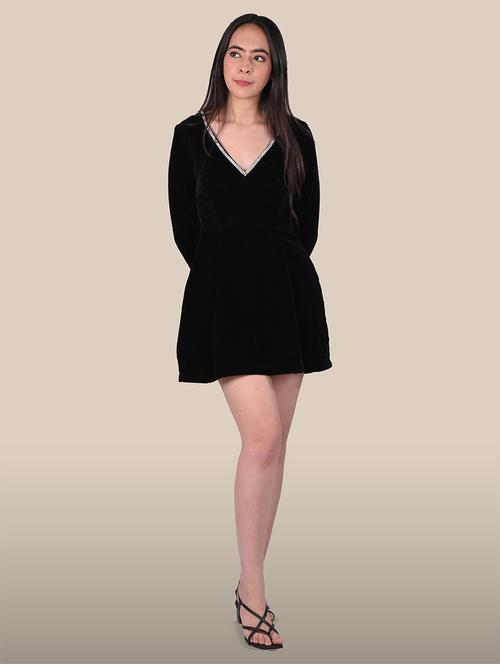 women black solid long sleeve backless dress - 22143955 - Very Small Image - 1