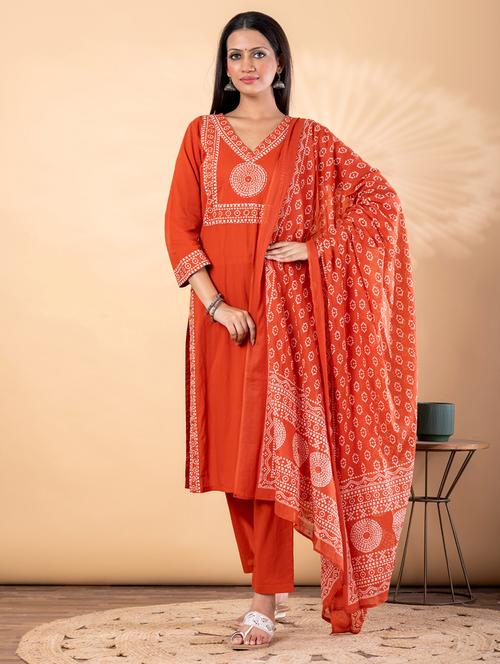 Women Printed Three Quarter Sleeve Kurta Pant With Dupatta Set - 22187425 - Very Small Image - 1