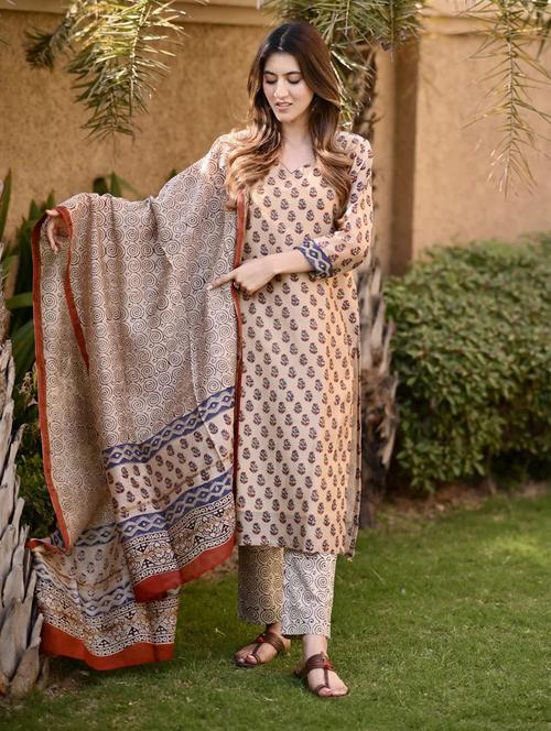 women floral three quarter sleeve kurta pant with dupatta set - 22282119 - Very Small Image - 1