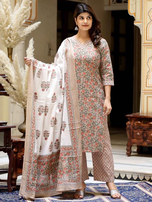 women printed three quarter sleeve kurta palazzo with dupatta set - 22285572 - Very Small Image - 1