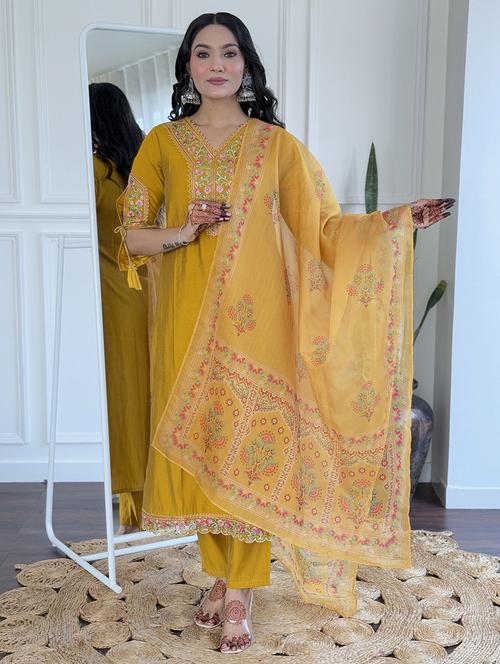 women solid with work three quarter sleeve kurta pant with dupatta set - 22393126 - Very Small Image - 1