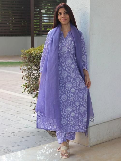 women floral three quarter sleeve kurta pant with dupatta set - 22393443 - Very Small Image - 1