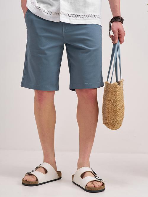 Men Solid Mid Rise Shorts - 22469203 - Very Small Image - 1