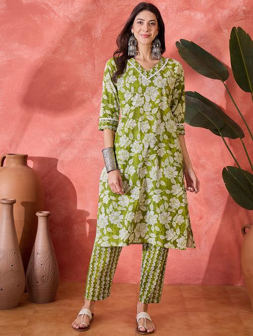 women printed three quarter sleeves kurta pant set  - 22514089 - Very Small Image - 1