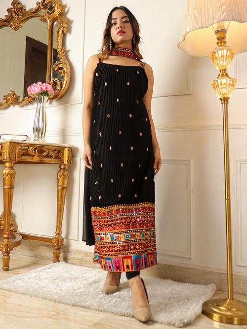 women embroidered sleeveless kurta pant with dupatta set - 22598547 - Very Small Image - 1