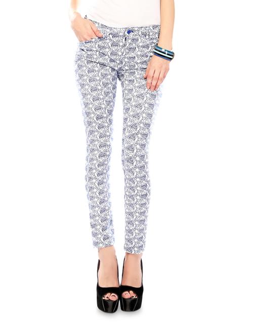 blue and white printed cotton lycra jeggings - 82570 - Very Small Image - 1