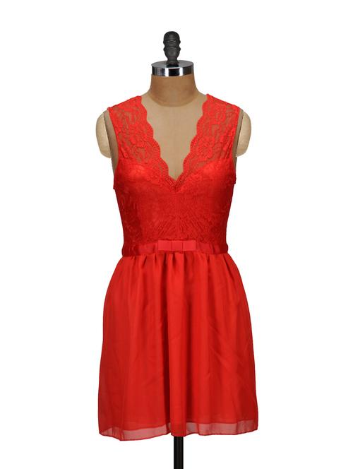 red scalloped lace evening dress - 854769 - Very Small Image - 1