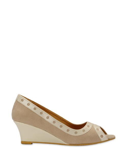 Chic beige wedge peeptoes - 905854 - Very Small Image - 1