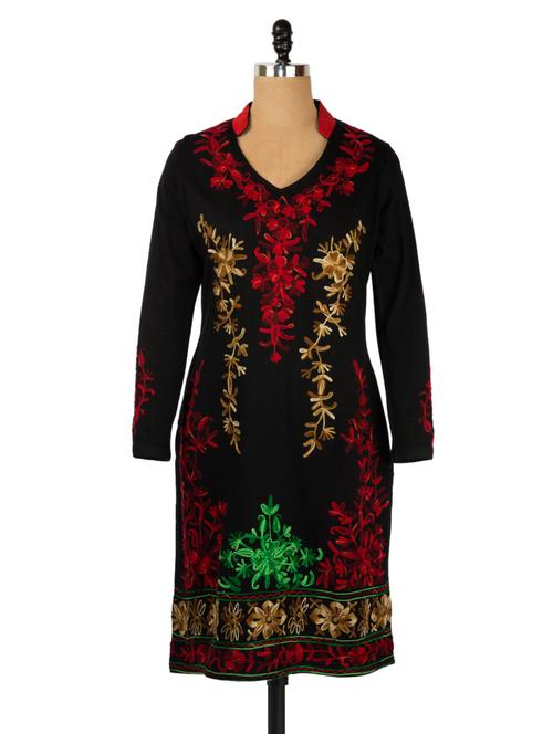 black collared woollen kurta with multicoloured embroidery - 928905 - Very Small Image - 1