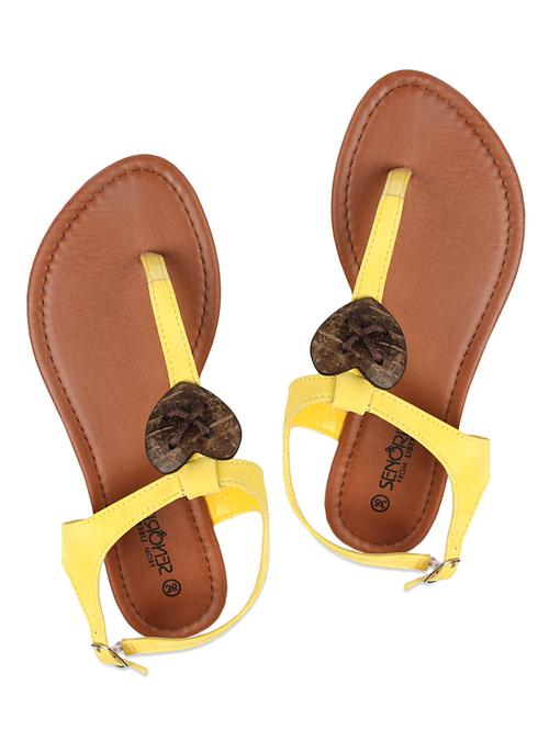 heart trim yellow sandals - 933224 - Very Small Image - 1