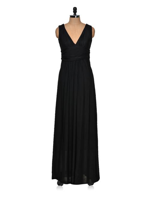 black v-neck gown - 942593 - Very Small Image - 1