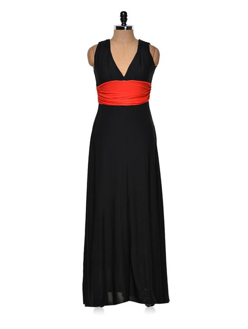 black v-neck gown - 942604 - Very Small Image - 1