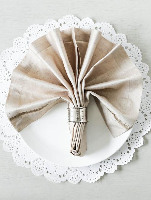 beige square table napkins (set of 6) - 9593556 - Very Small Image - 1